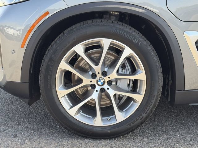 Used 2026 BMW X5 xDrive50e AWD/4WD image 10