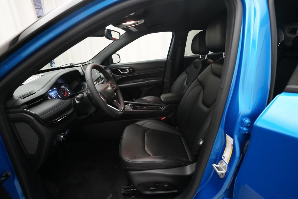 Used 2026 Jeep Compass Limited AWD/4WD image 7
