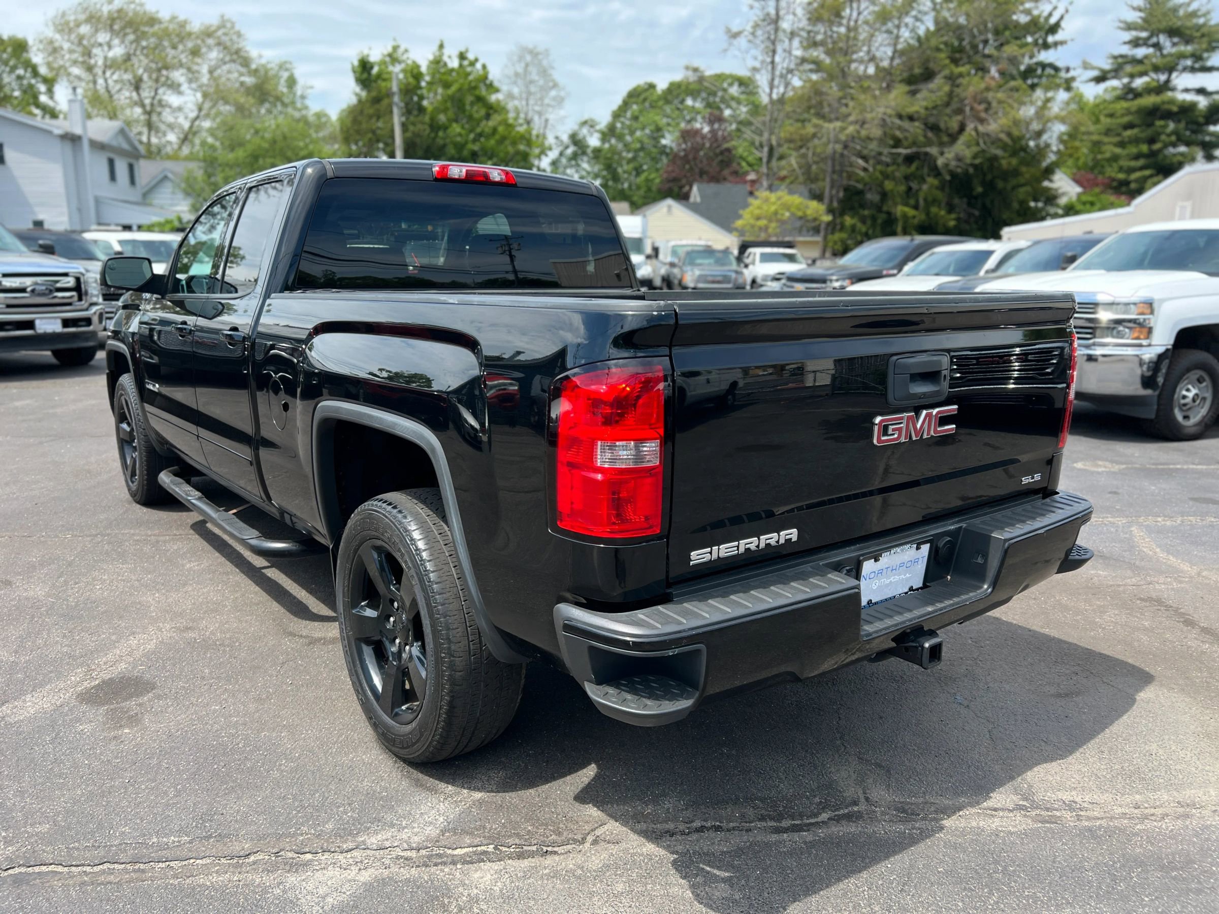 Used 2017 GMC Sierra 1500 SLE w/ SLE Value Package AWD/4WD image 4