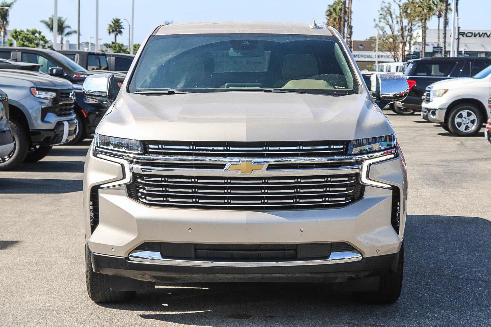 Used 2024 Chevrolet Suburban Premier RWD image 2
