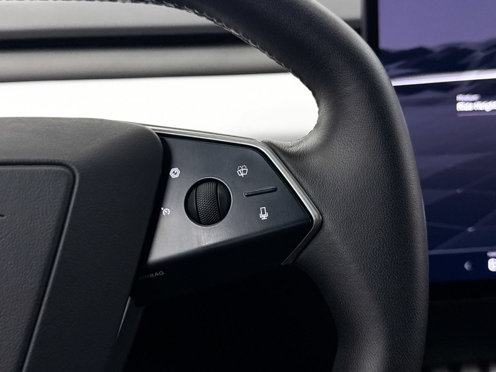 Used 2024 Tesla Cybertruck AWD Crew Cab image 40