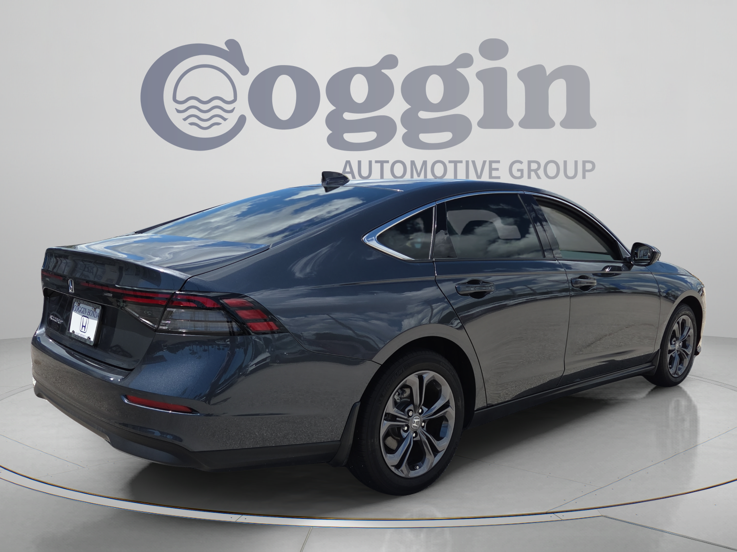 Used 2023 Honda Accord EX image 5