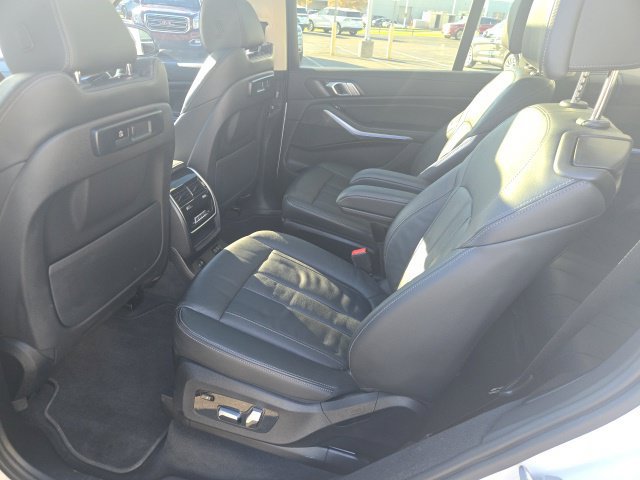 Used 2022 BMW X7 xDrive40i w/ Parking Assistance Package AWD/4WD image 21