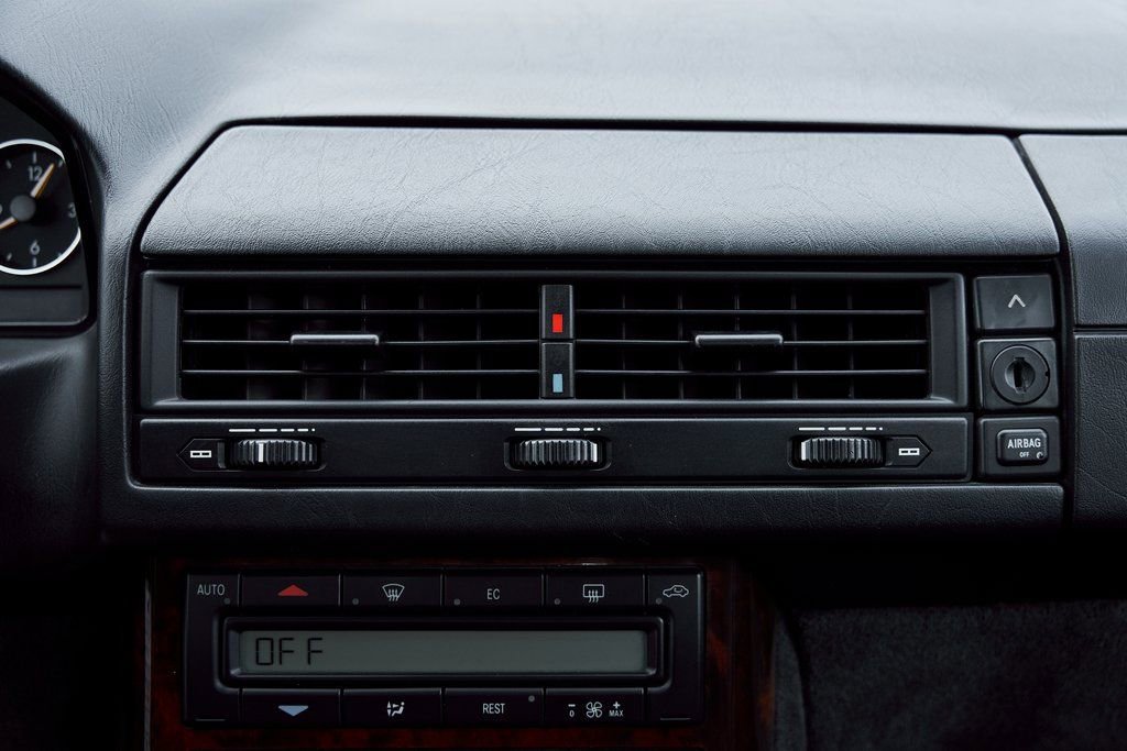 Used 2002 Mercedes-Benz SL 500 w/ SL2 Option Pkg image 65