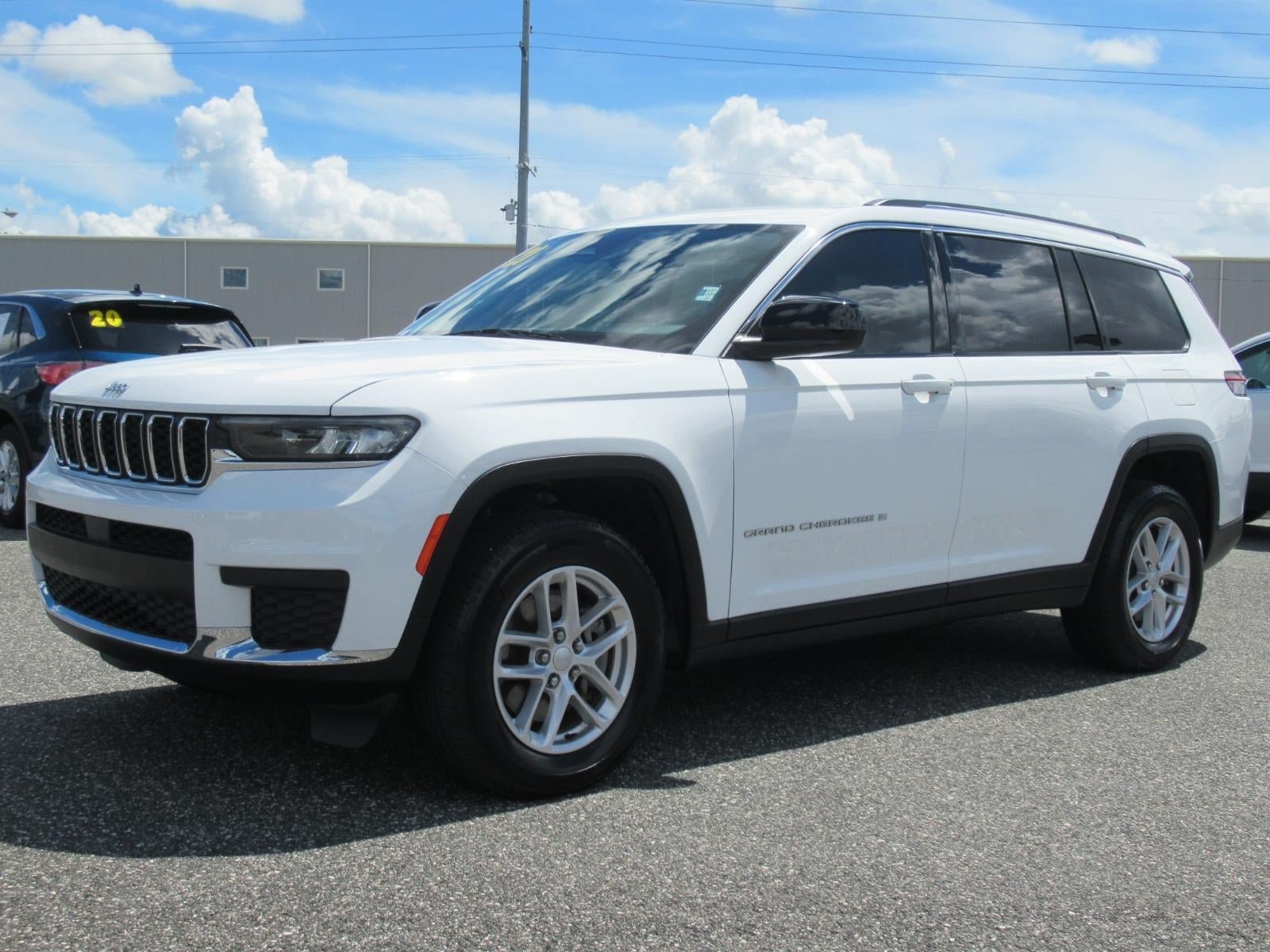Used 2021 Jeep Grand Cherokee L Laredo w/ Luxury Tech Group I RWD image 3