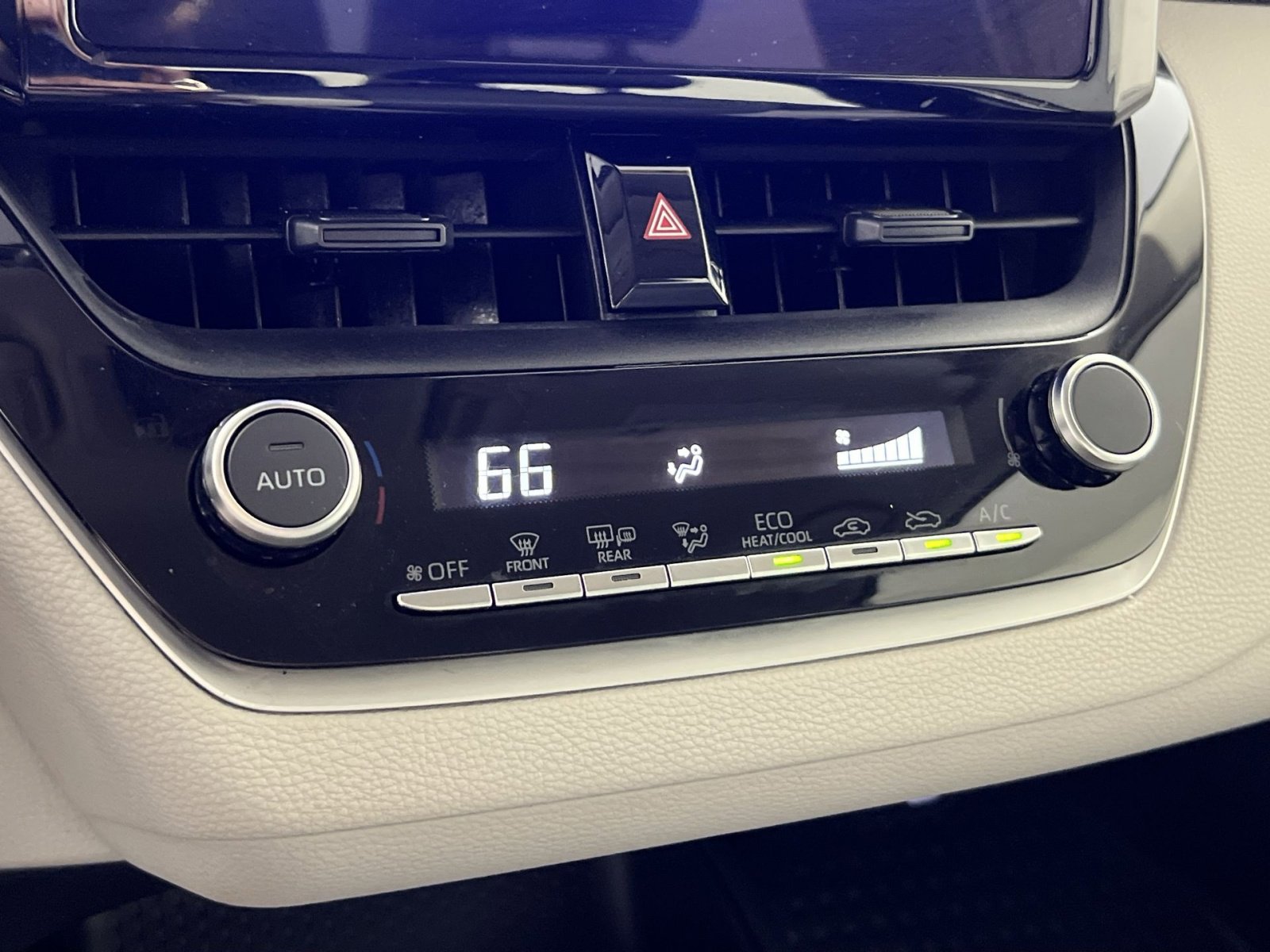 Used 2026 Toyota Corolla LE FWD image 22