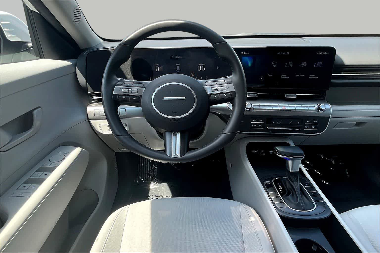 Used 2025 Hyundai Kona SEL FWD image 6
