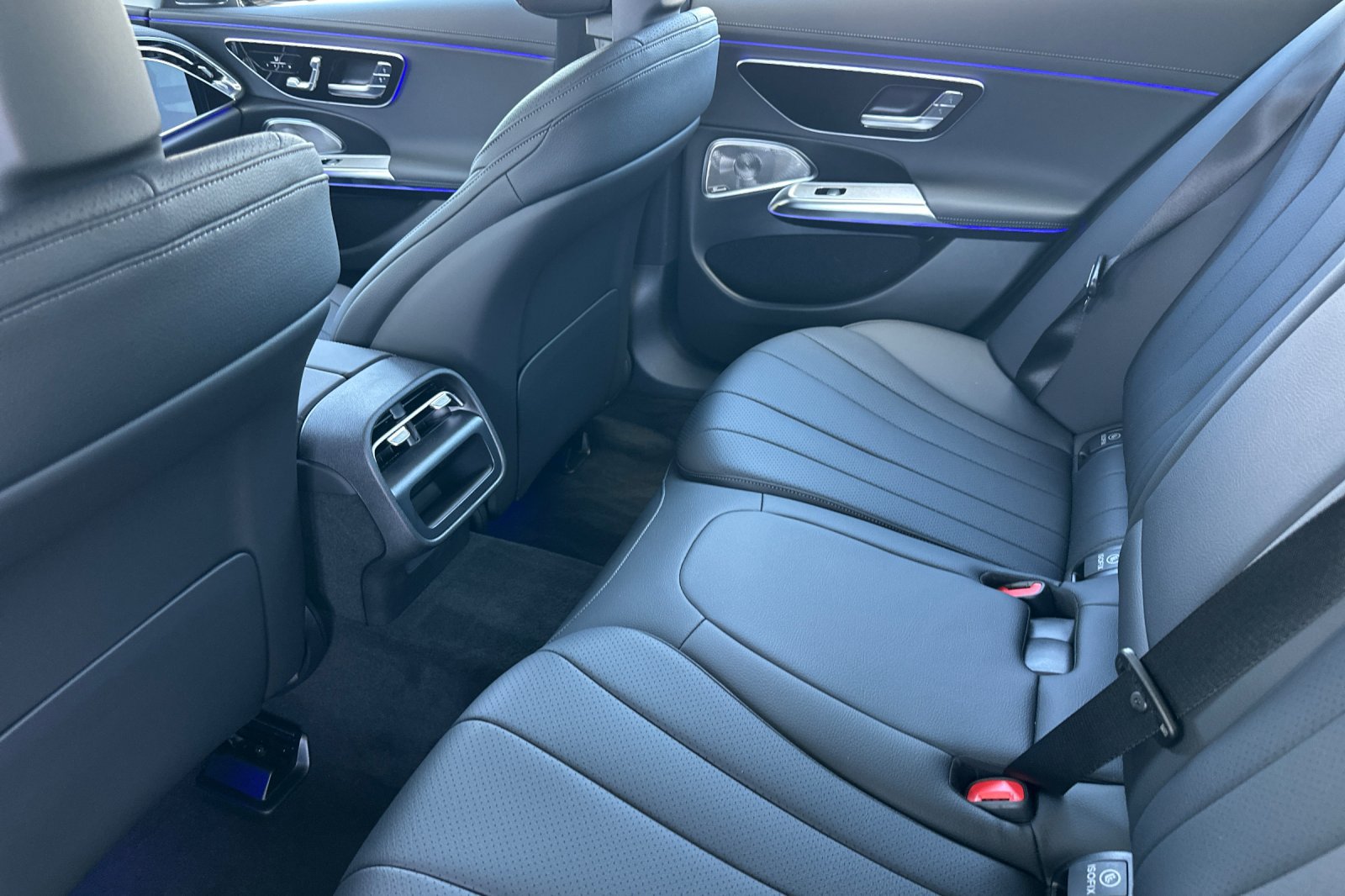 New 2026 Mercedes-Benz E 350 4MATIC Sedan image 12