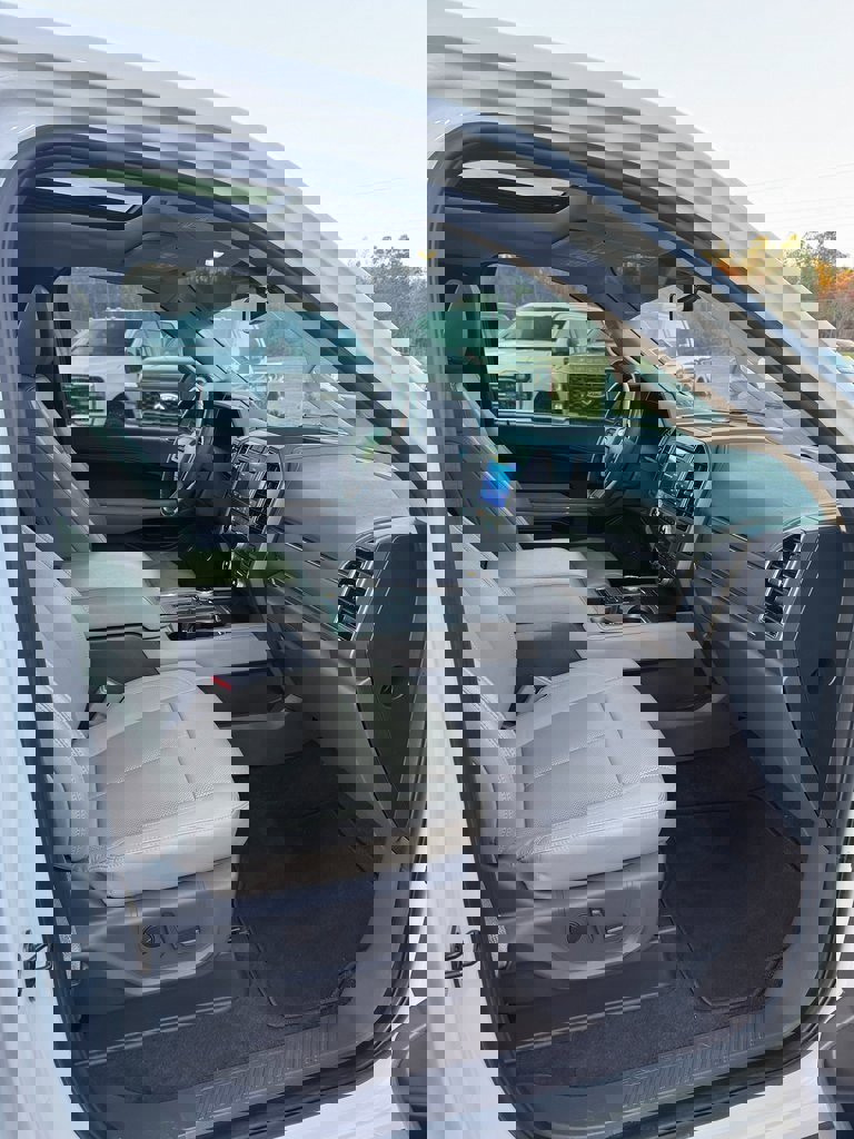 Used 2021 Ford Expedition XLT image 9