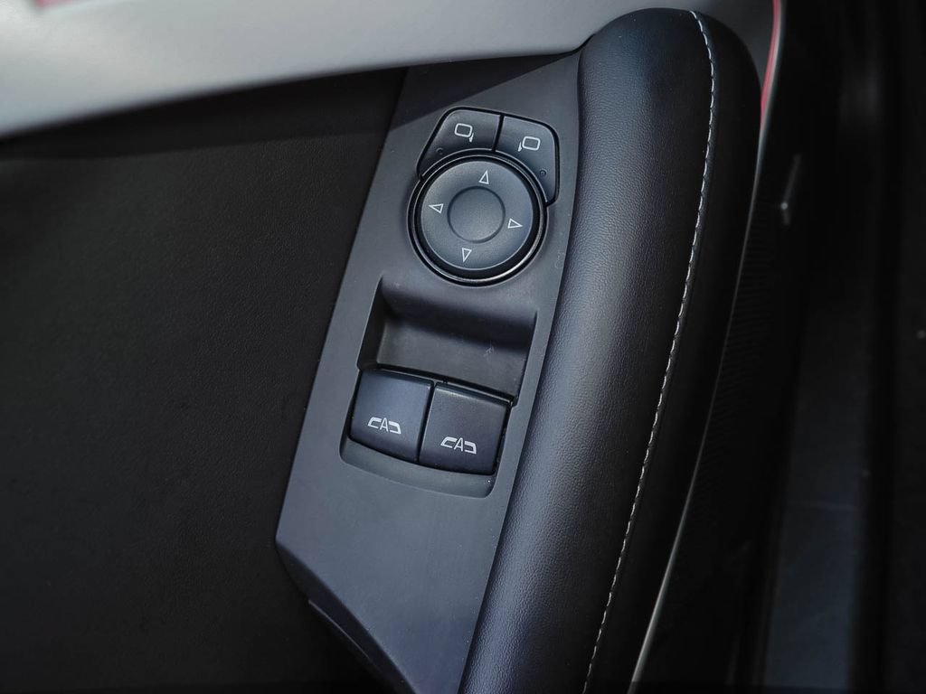 Used 2016 Chevrolet Camaro SS RWD image 27