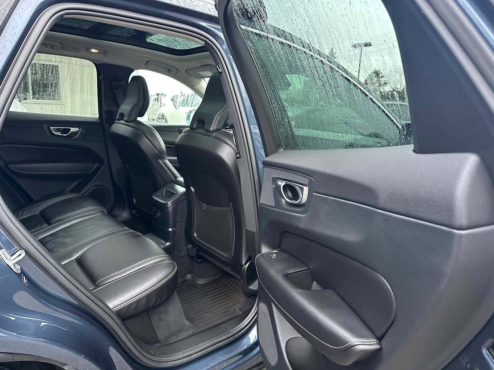 Certified 2023 Volvo XC60 T8 Ultimate image 13