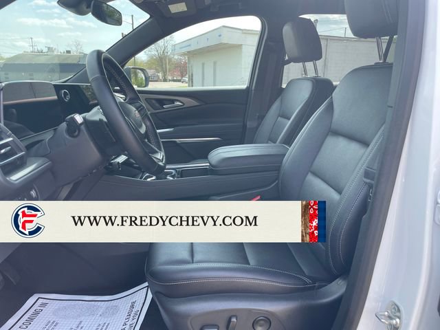 Used 2025 Chevrolet Traverse LT FWD image 9