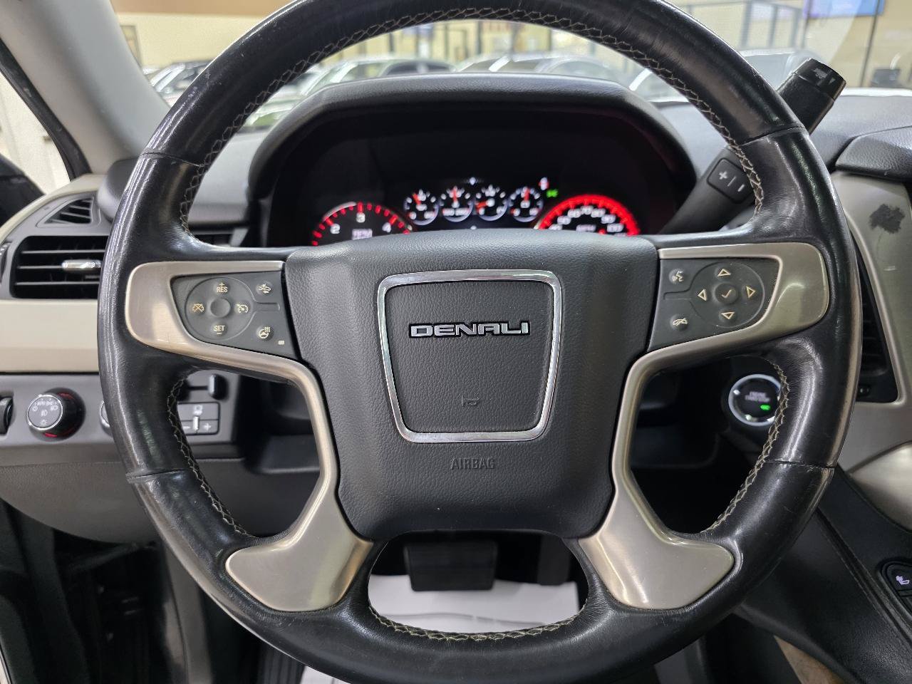 Used 2016 GMC Yukon XL Denali w/ Open Road Package AWD/4WD image 32