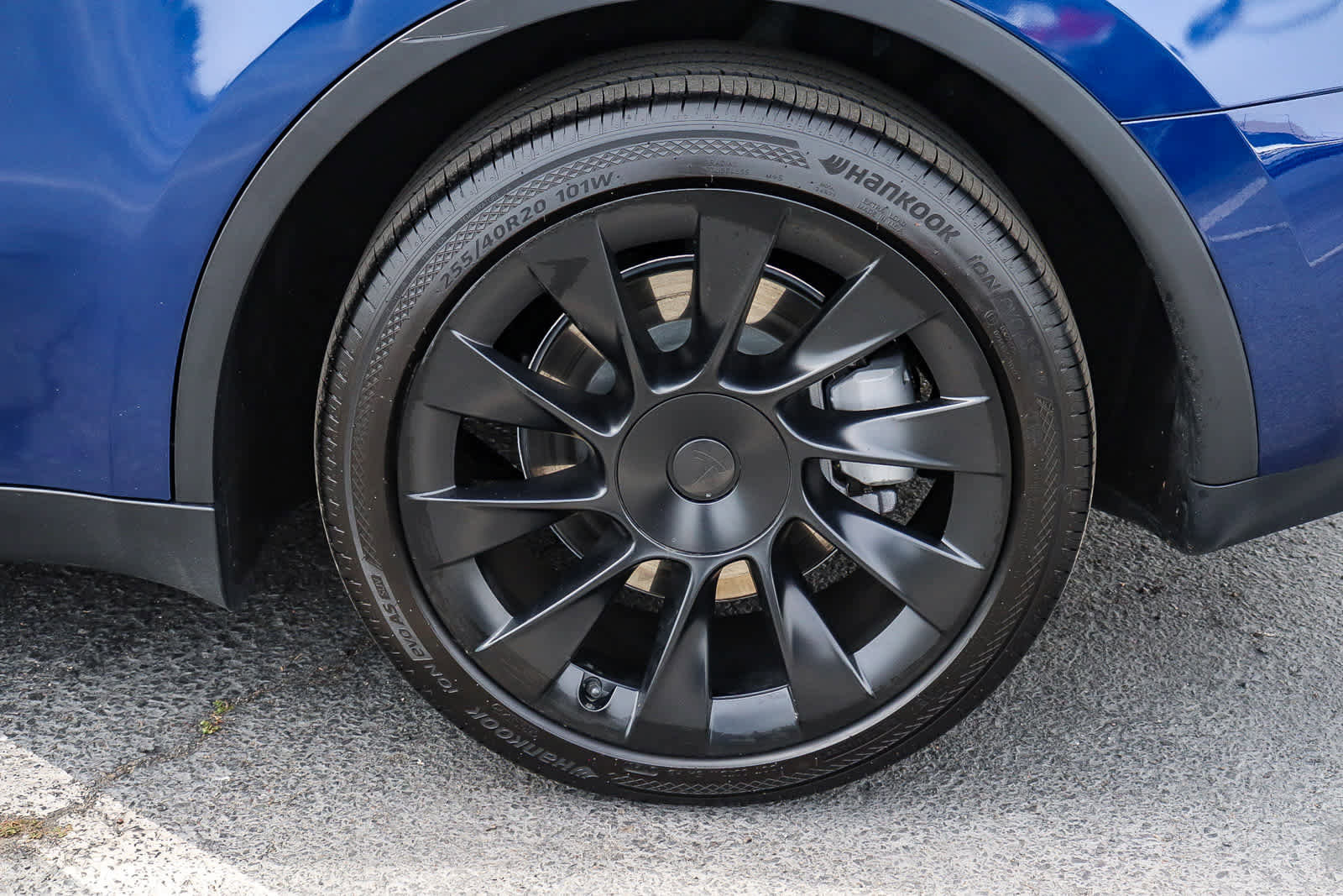 Used 2023 Tesla Model Y Long Range image 11