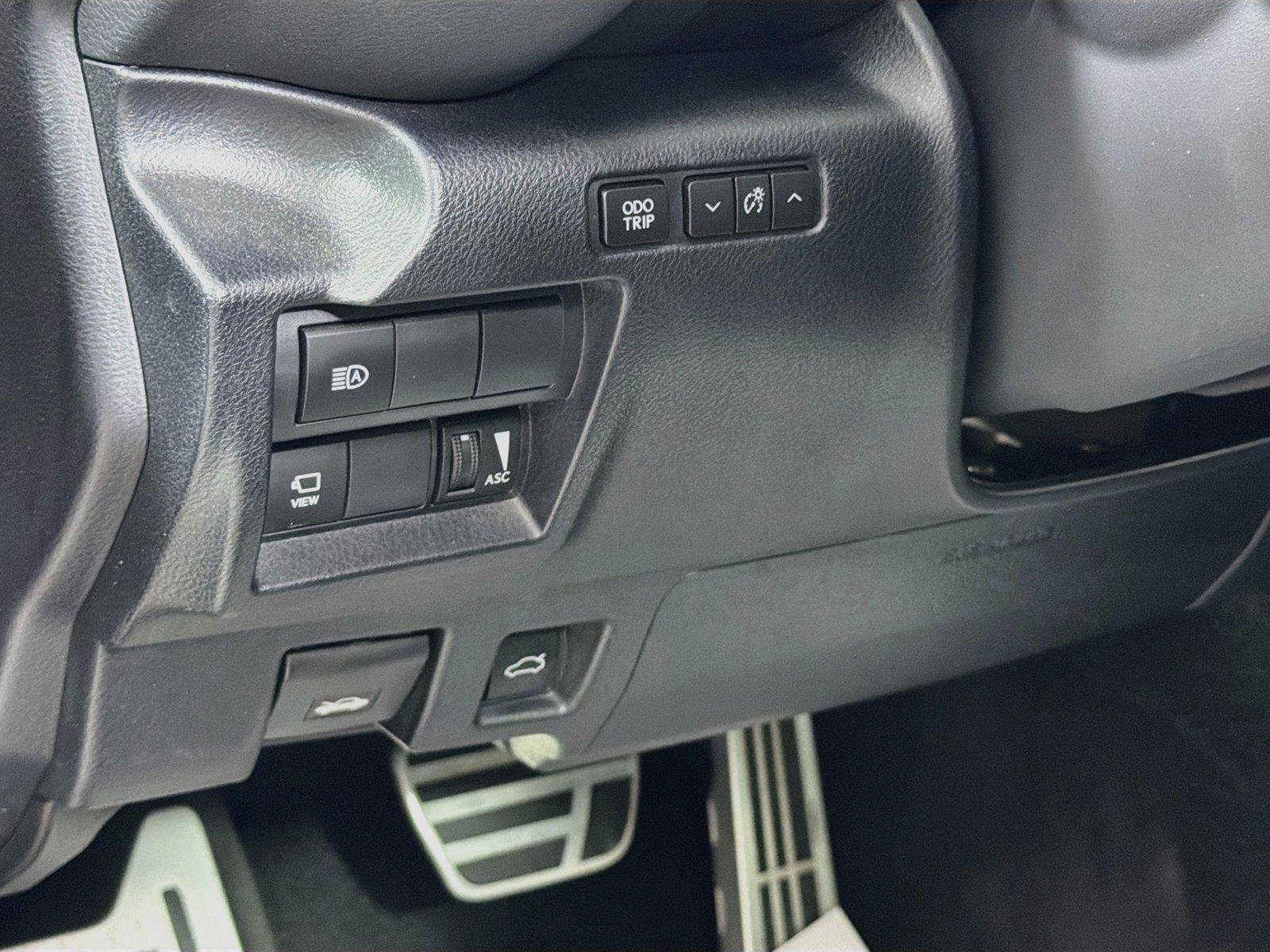 Used 2022 Lexus IS 350 F Sport RWD image 10