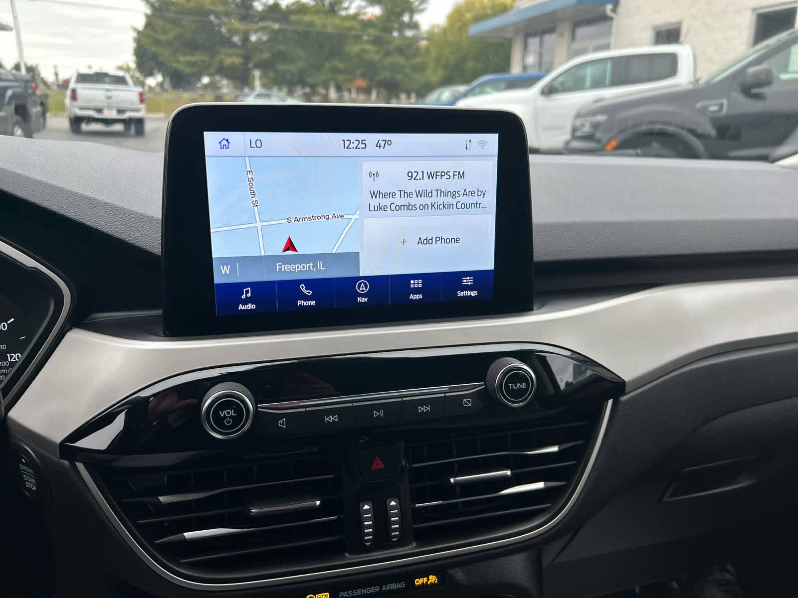 Used 2022 Ford Escape SE w/ Cold Weather Package image 17