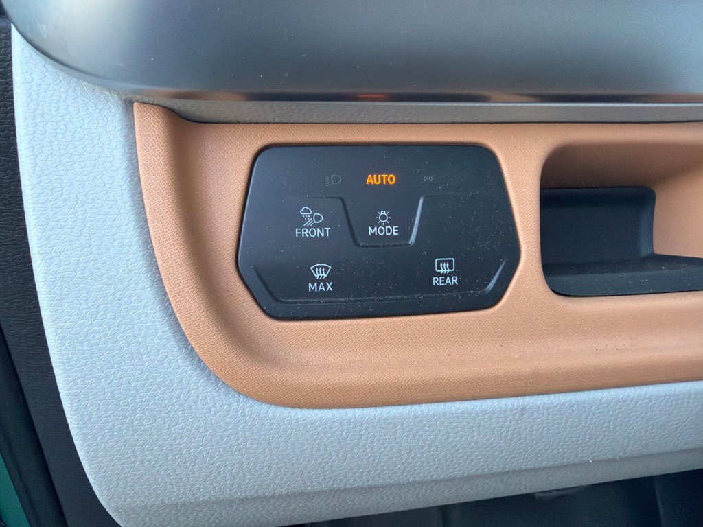 Used 2025 Volkswagen ID. Buzz 1st Edition AWD/4WD image 17