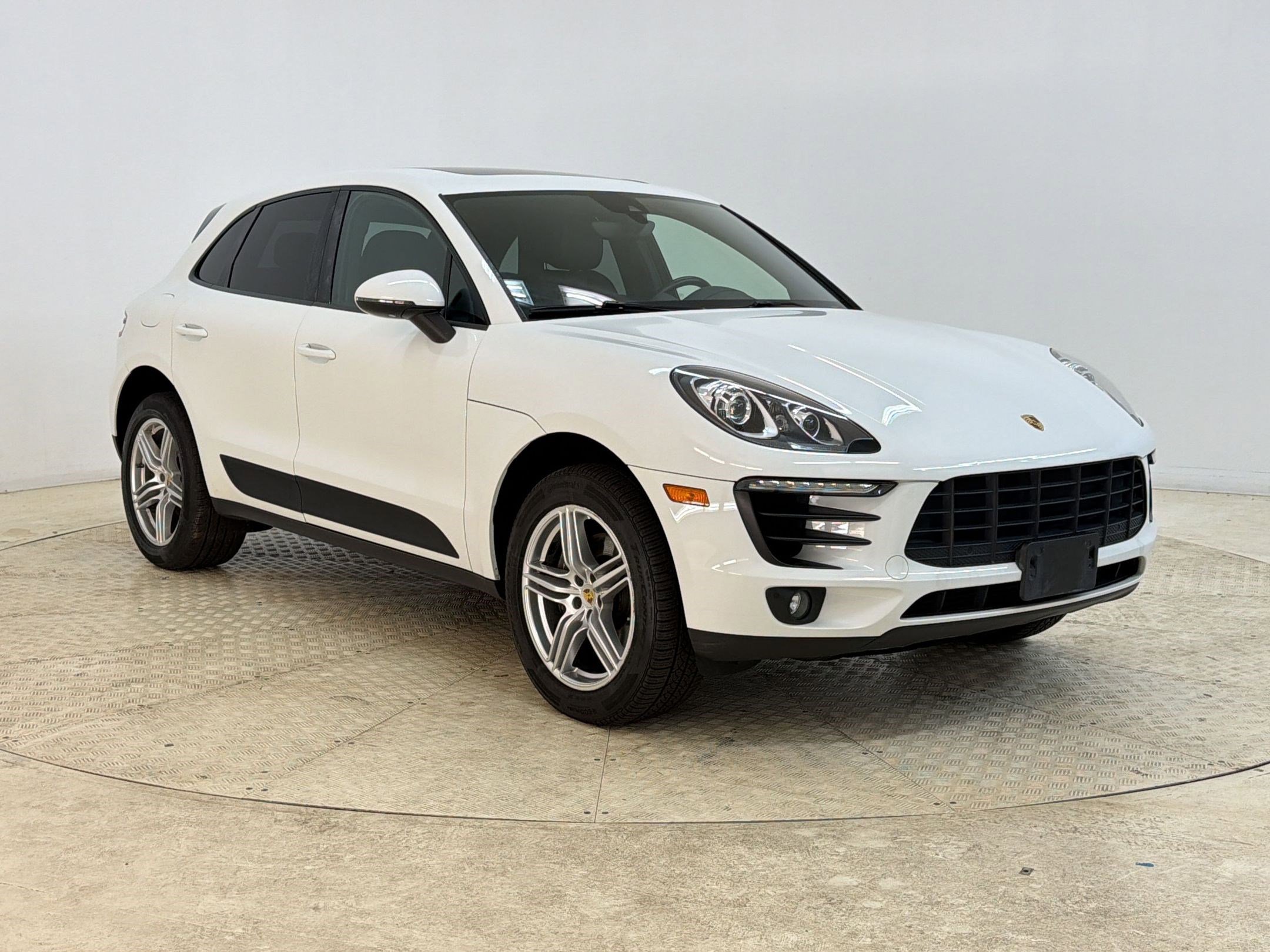 Used 2018 Porsche Macan AWD/4WD image 7