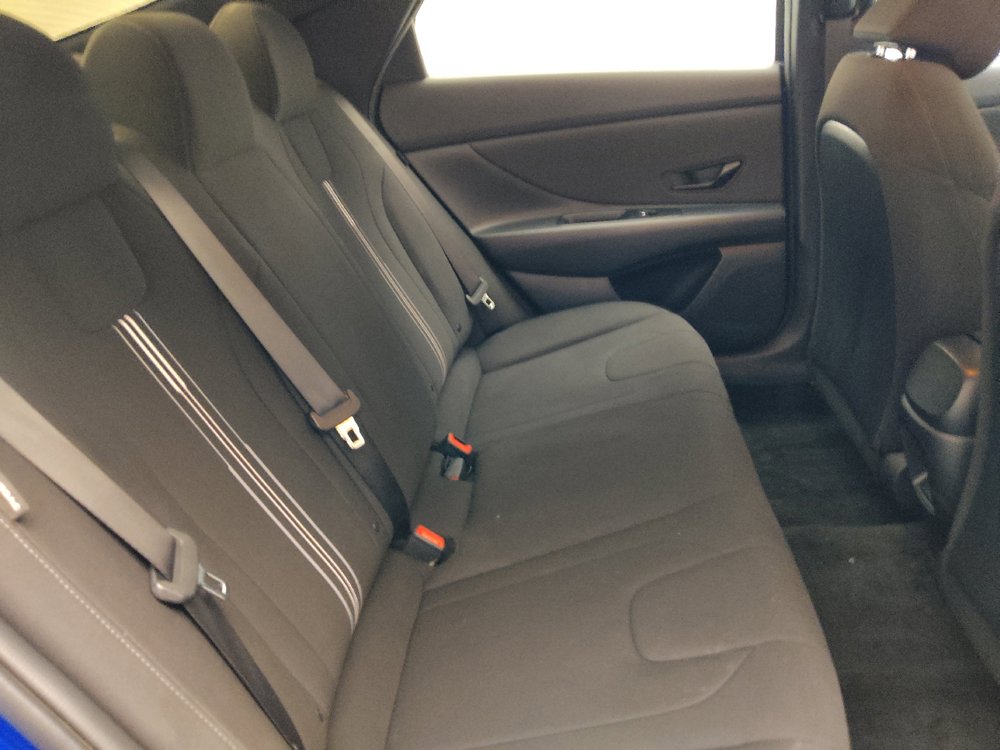 Used 2025 Hyundai Elantra Sport FWD image 19