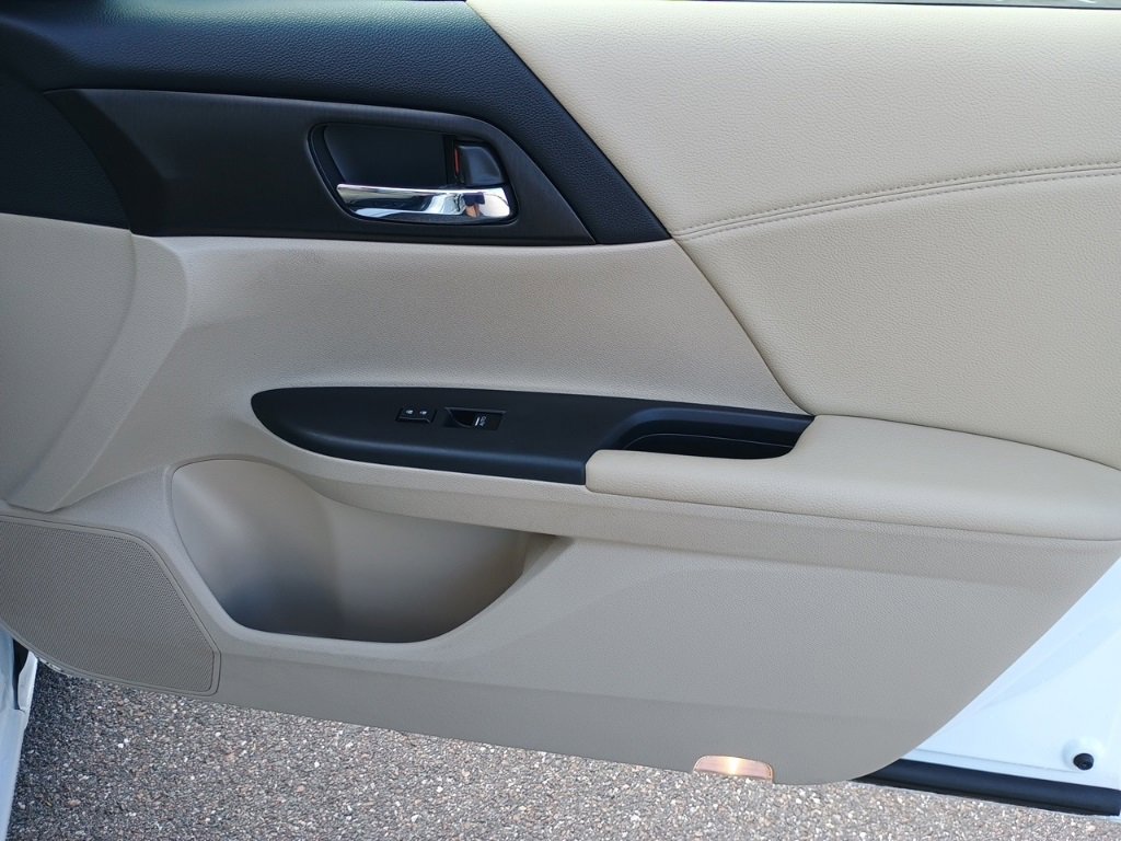 Used 2015 Honda Accord EX-L image 22