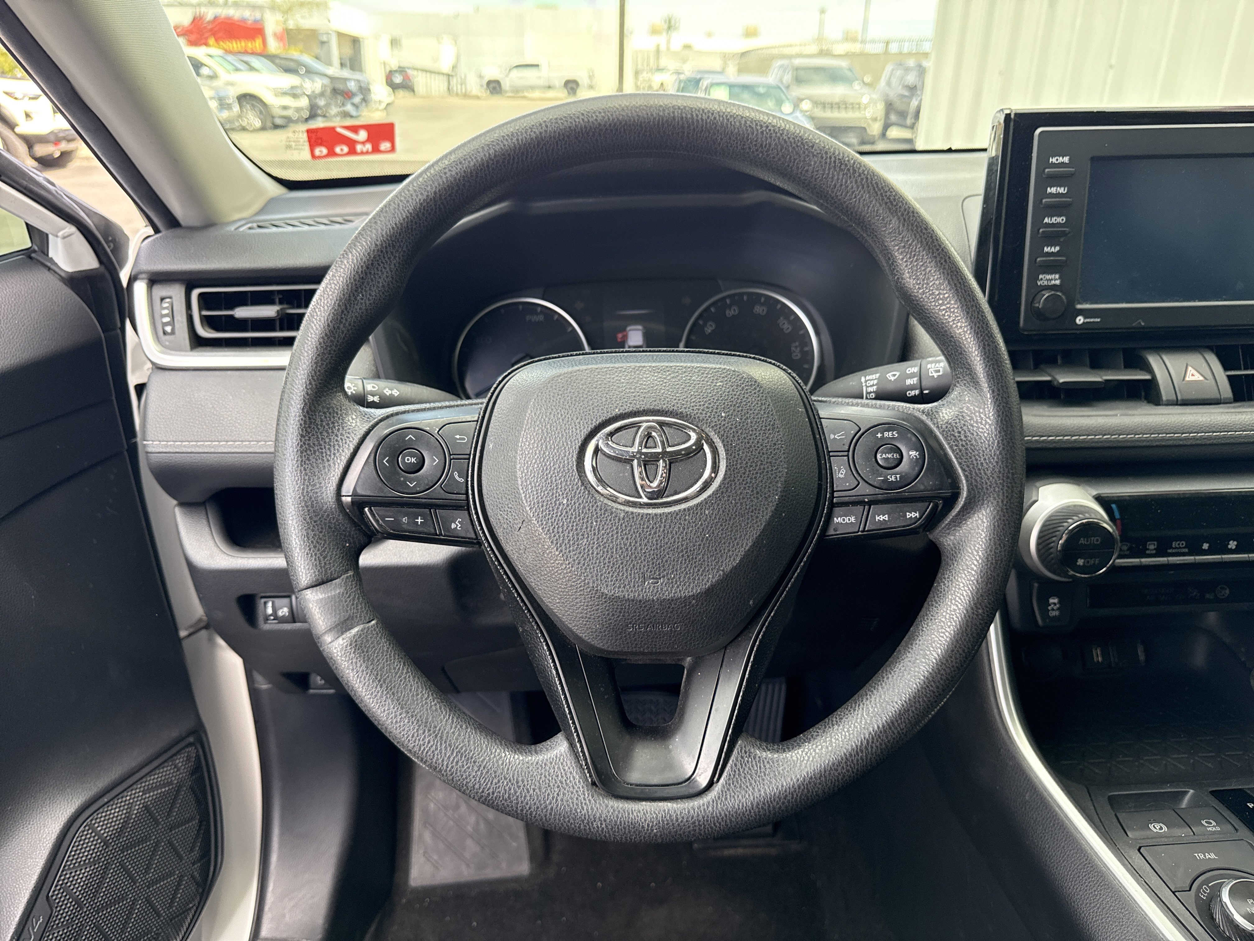 Used 2020 Toyota RAV4 LE image 13