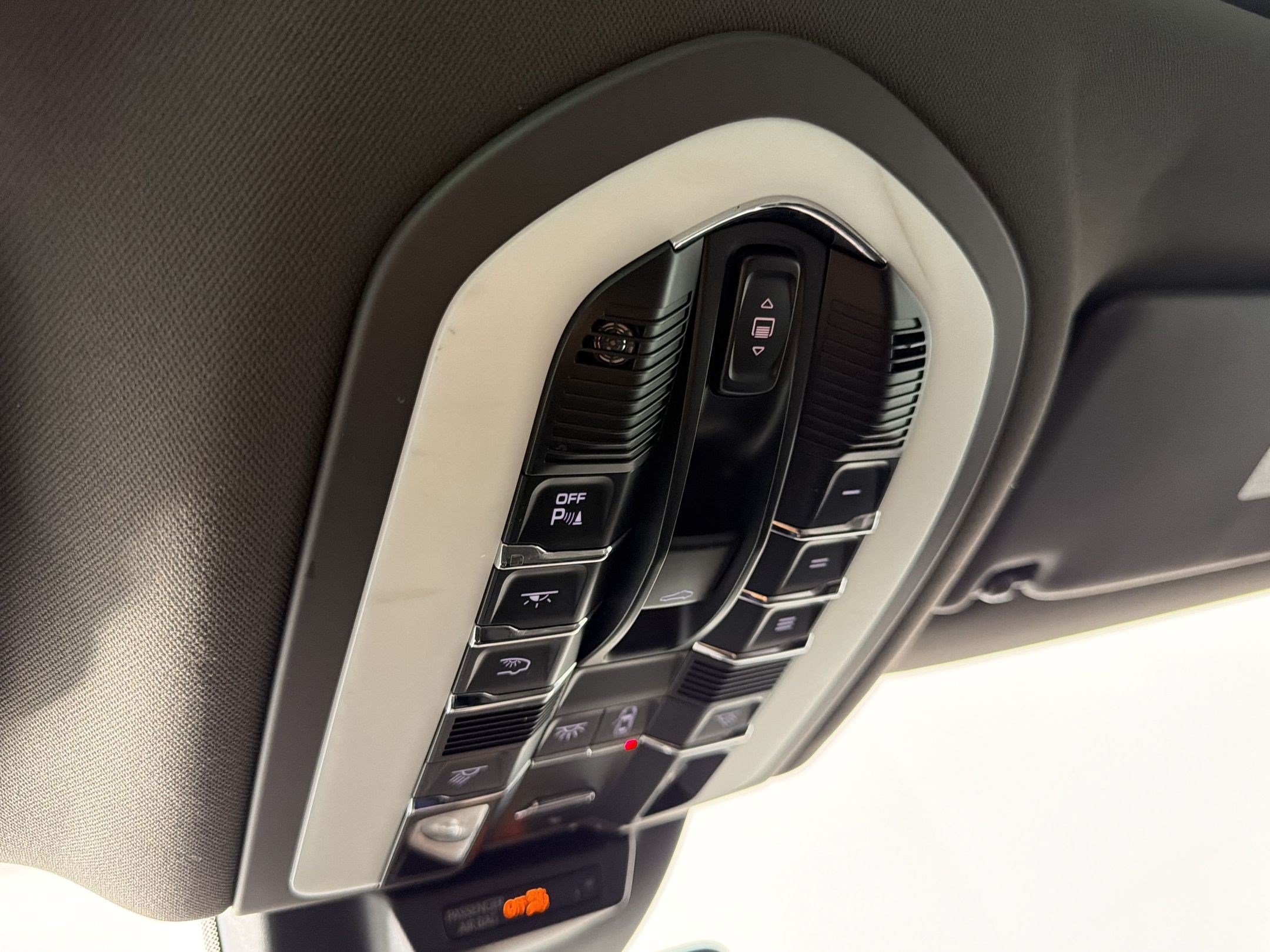 Used 2019 Porsche Macan AWD/4WD image 20