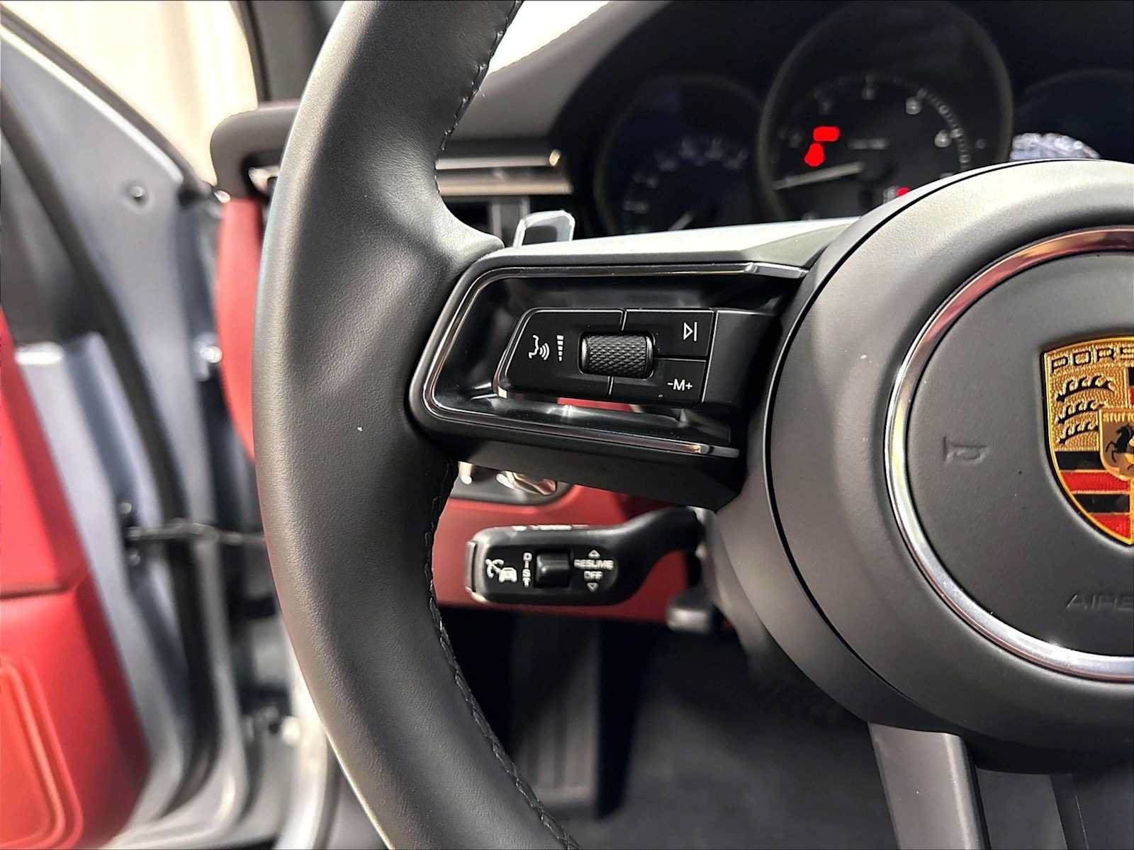Used 2026 Porsche Macan AWD/4WD image 21
