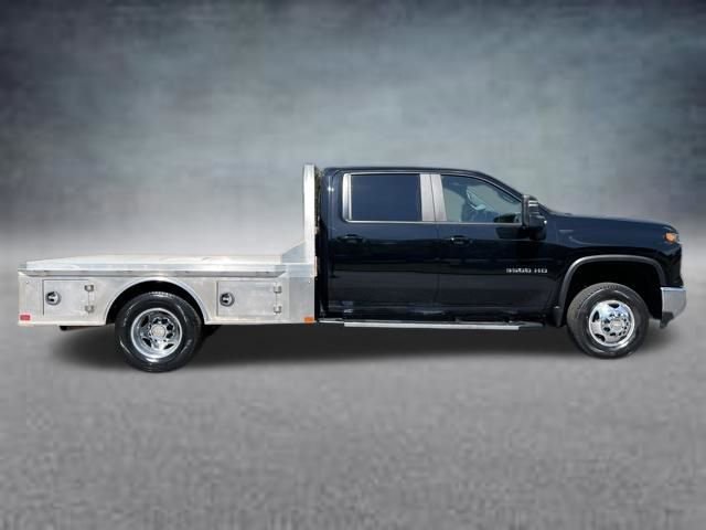 Used 2024 Chevrolet Silverado 3500 LT w/ Convenience Package AWD/4WD image 4