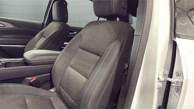 Used 2025 Chevrolet Traverse LT image 22