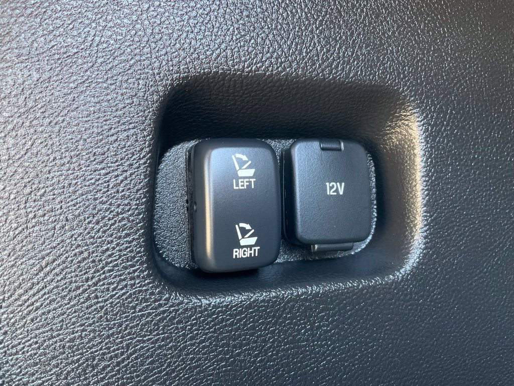 Used 2024 Ford Edge Titanium w/ Equipment Group 301A AWD/4WD image 17