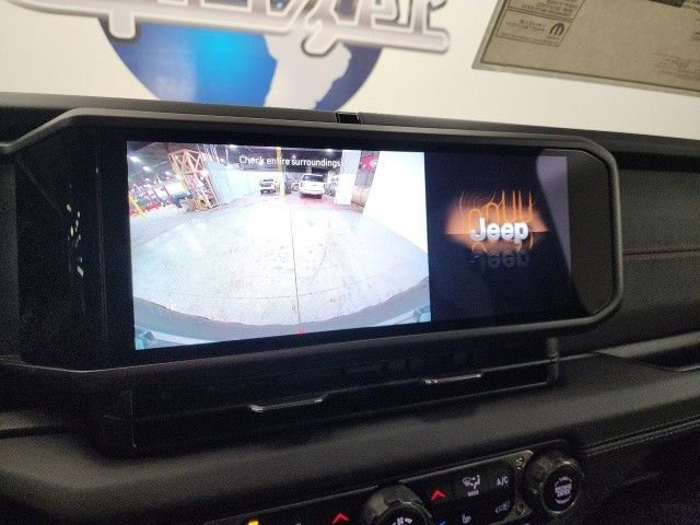 New 2025 Jeep Wrangler Unlimited Rubicon AWD/4WD image 18