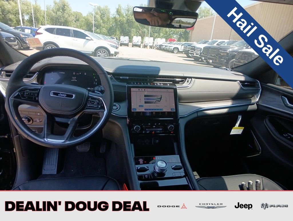 New 2024 Jeep Grand Cherokee Overland AWD/4WD image 12
