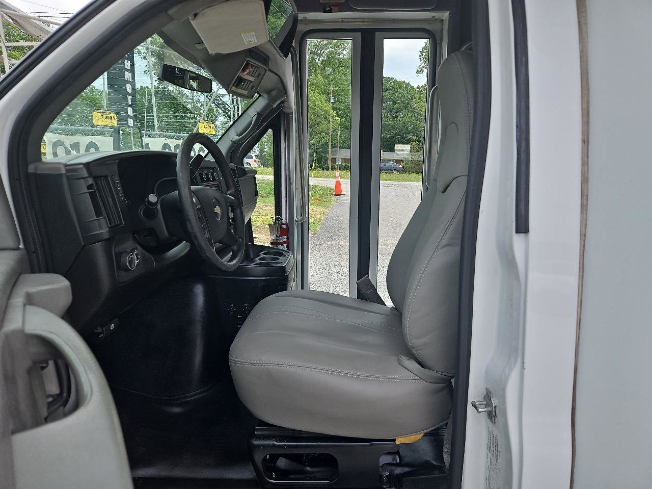 Used 2015 Chevrolet Express 3500 w/ Shuttle Bus Package RWD image 11