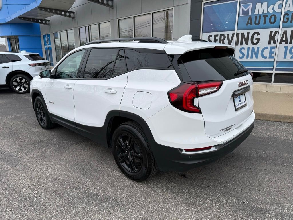 Used 2024 GMC Terrain AT4 AWD/4WD image 9