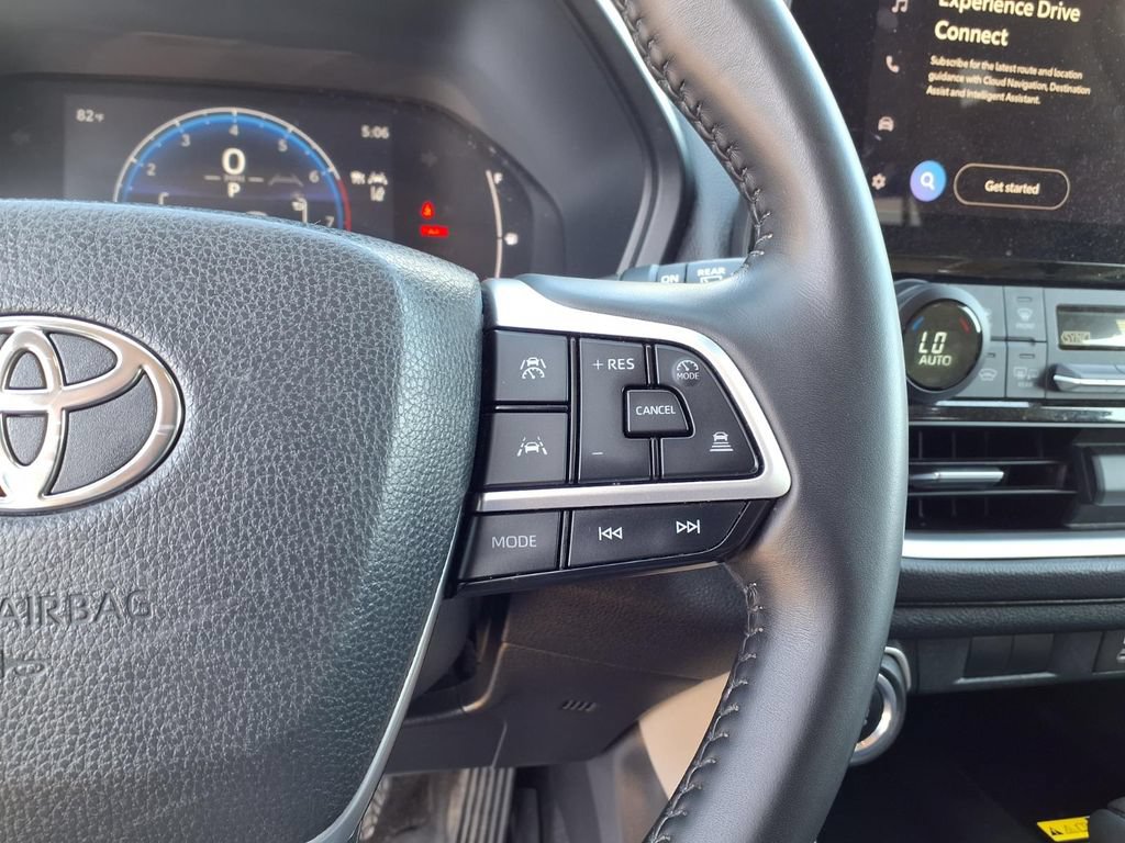 Used 2024 Toyota Grand Highlander AWD image 18