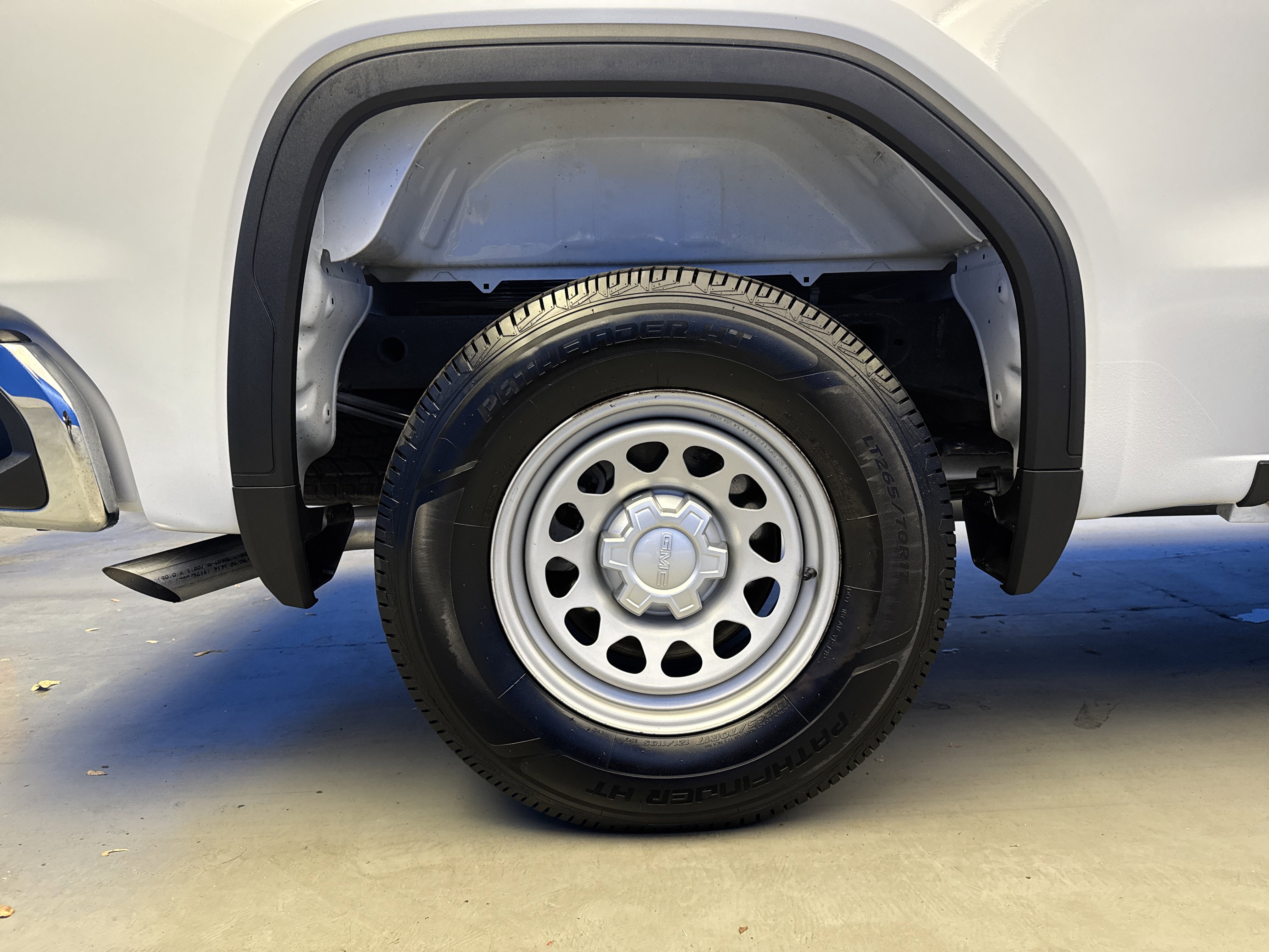 Used 2022 GMC Sierra 1500 Pro w/ Fleet Convenience Package image 9