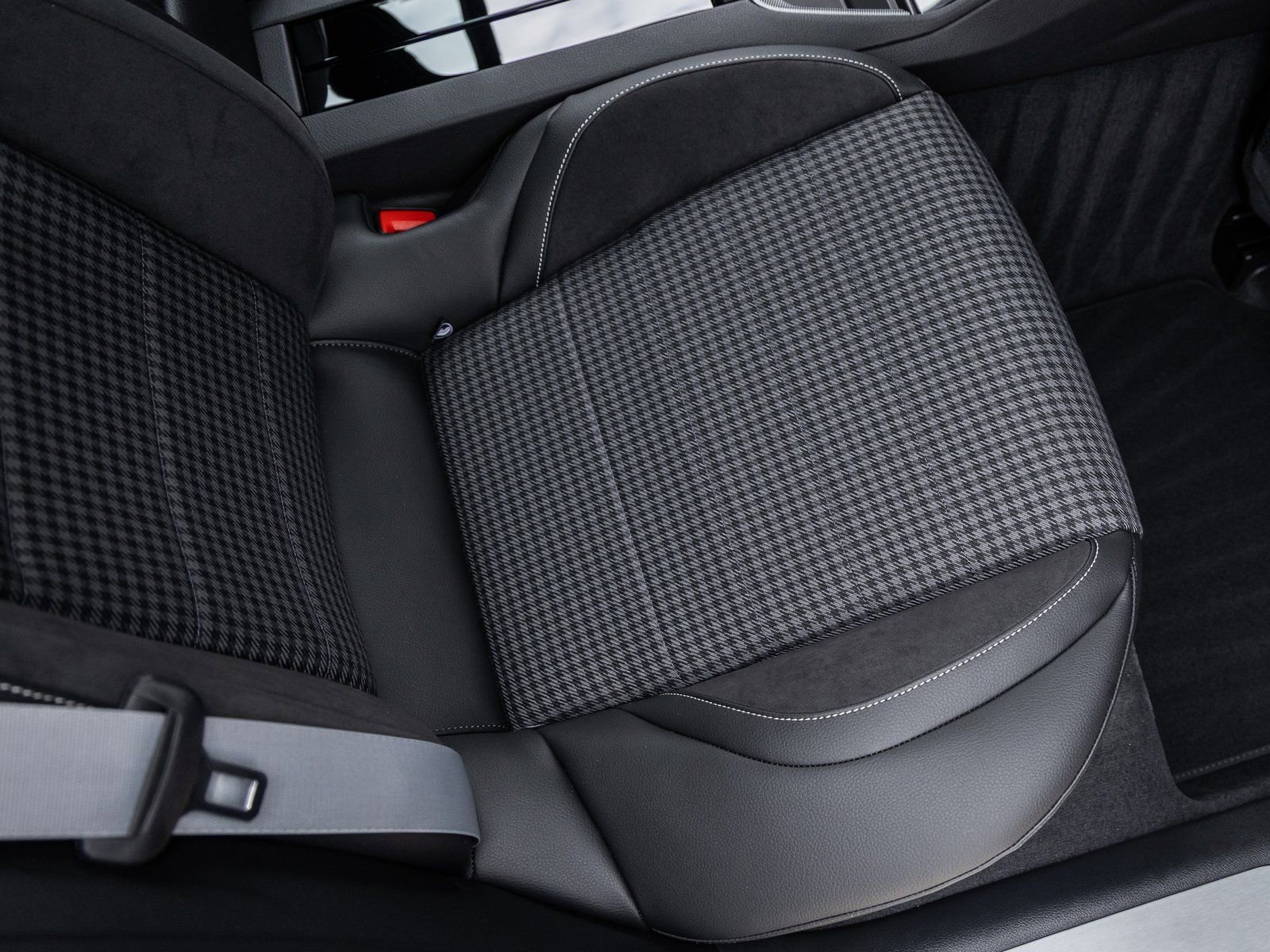 New 2026 Porsche Panamera 4 AWD/4WD image 39