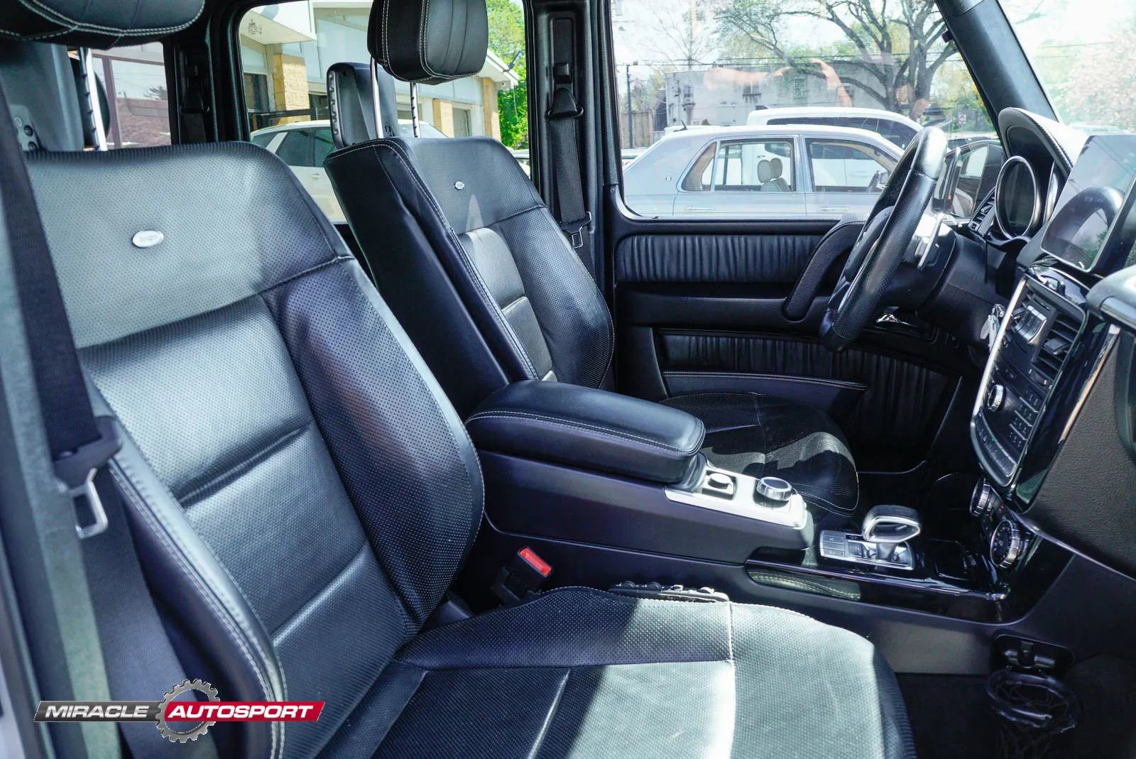 Used 2018 Mercedes-Benz G 63 AMG 4MATIC w/ Night Package image 35