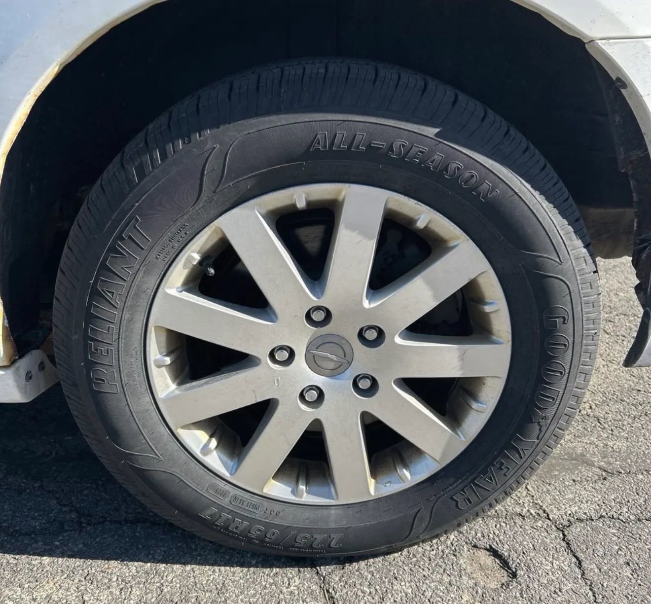 Used 2015 Chrysler Town & Country Touring FWD image 30