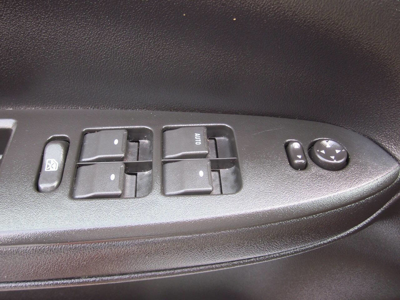 Used 2012 Chevrolet Impala LT FWD image 27