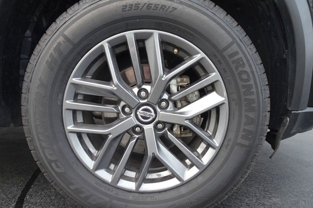 Used 2023 Nissan Rogue S image 10