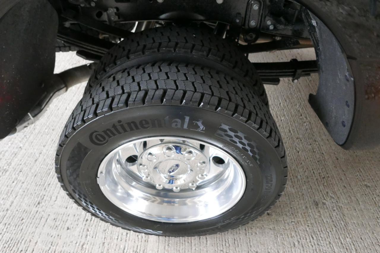 Used 2026 Ford F450 Platinum w/ FX4 Off-Road Package image 32