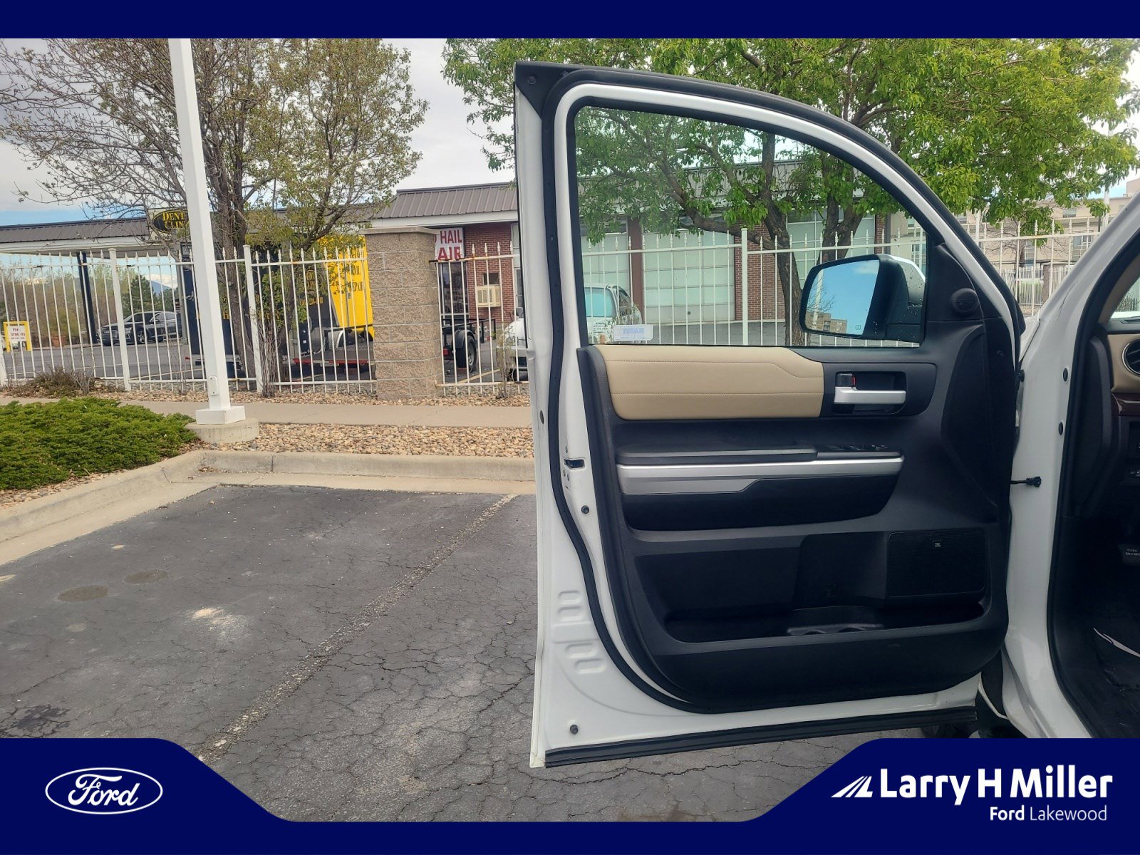 Used 2014 Toyota Tundra Limited w/ Limited Premium Package image 13