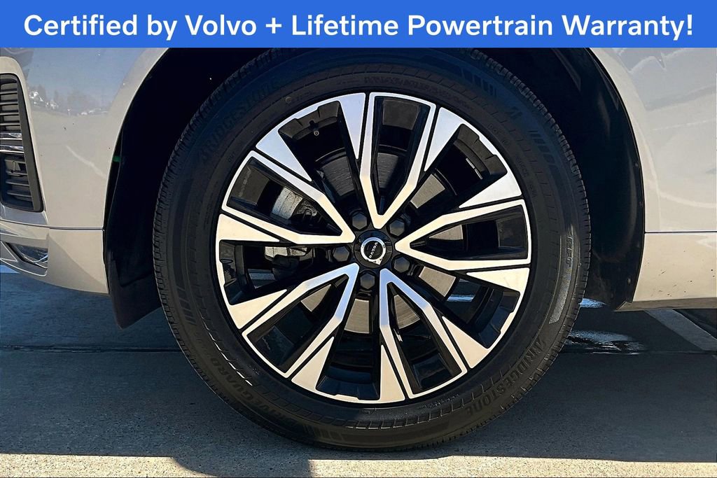 Used 2023 Volvo XC60 B5 Core image 11