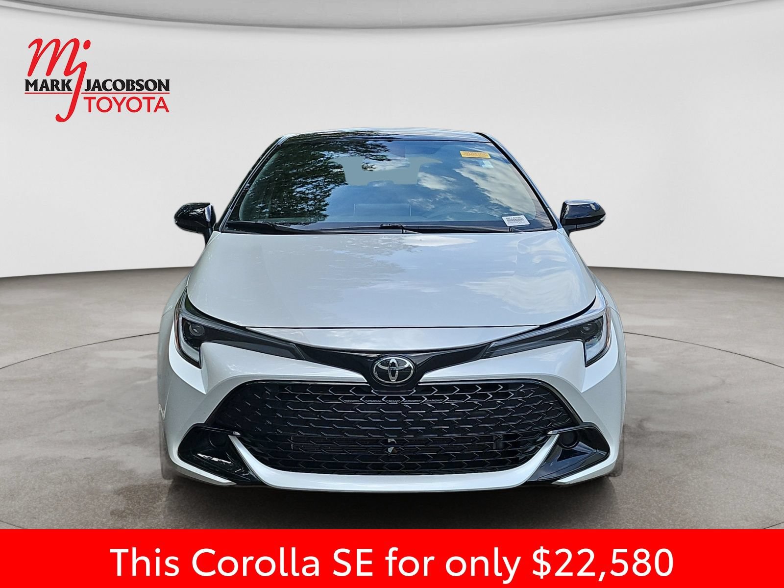 Used 2023 Toyota Corolla SE FWD image 3