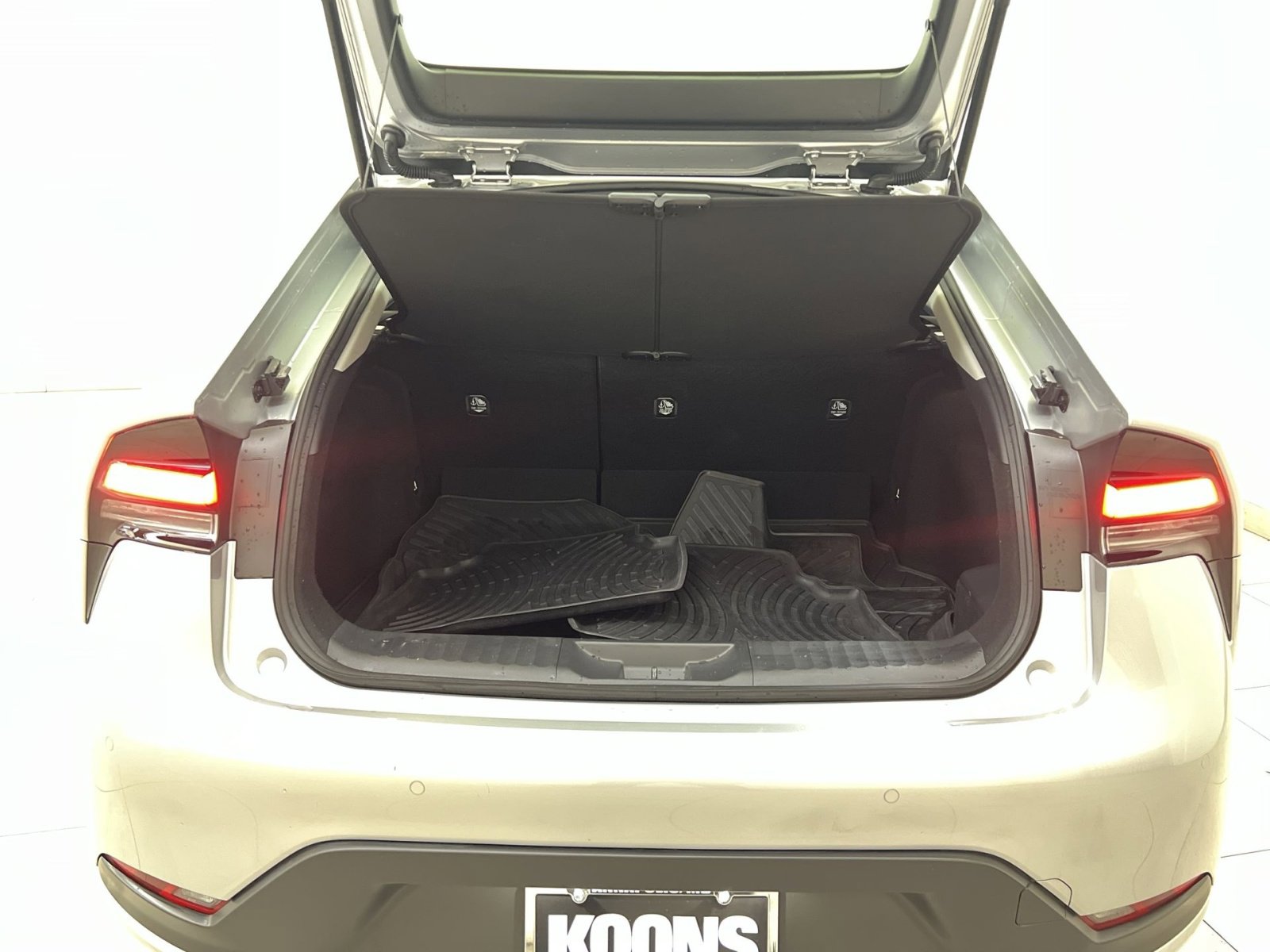 Used 2026 Toyota Prius LE image 23