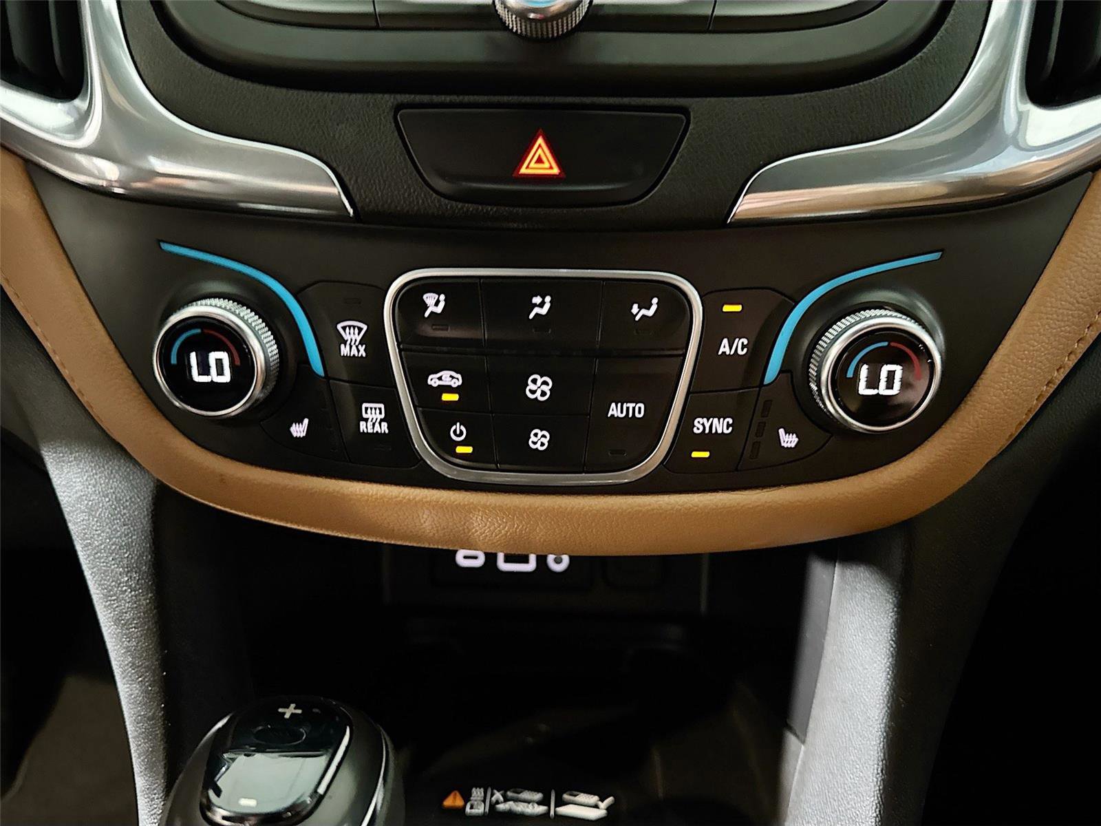 Used 2020 Chevrolet Equinox Premier FWD image 12