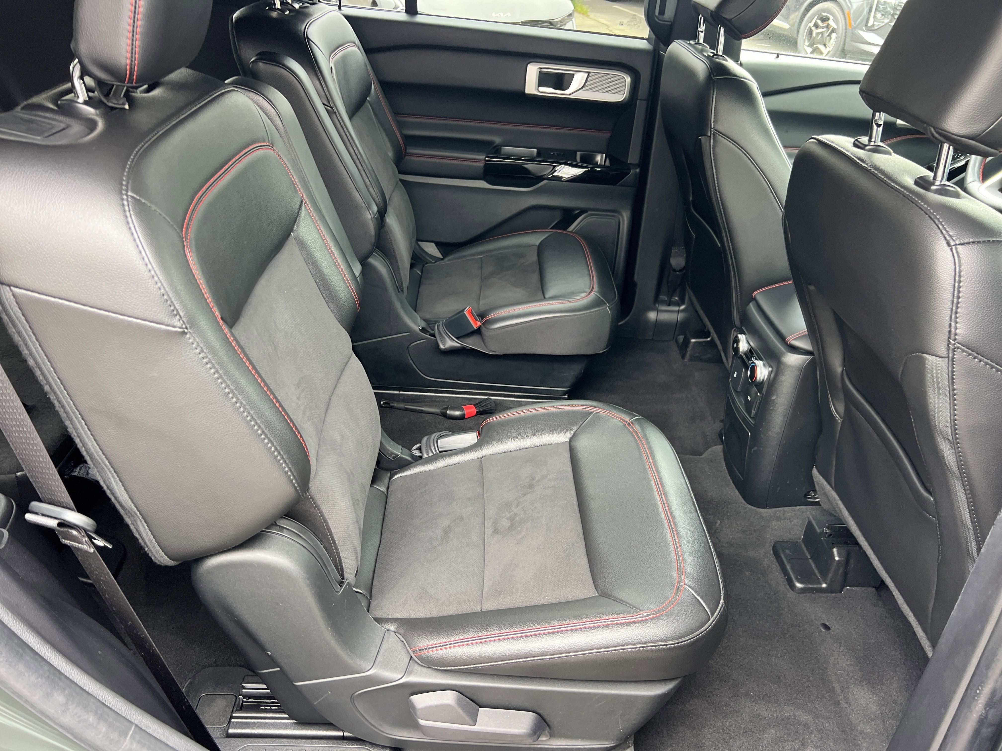 Used 2022 Ford Explorer ST-Line w/ Class IV Trailer Tow Package image 15