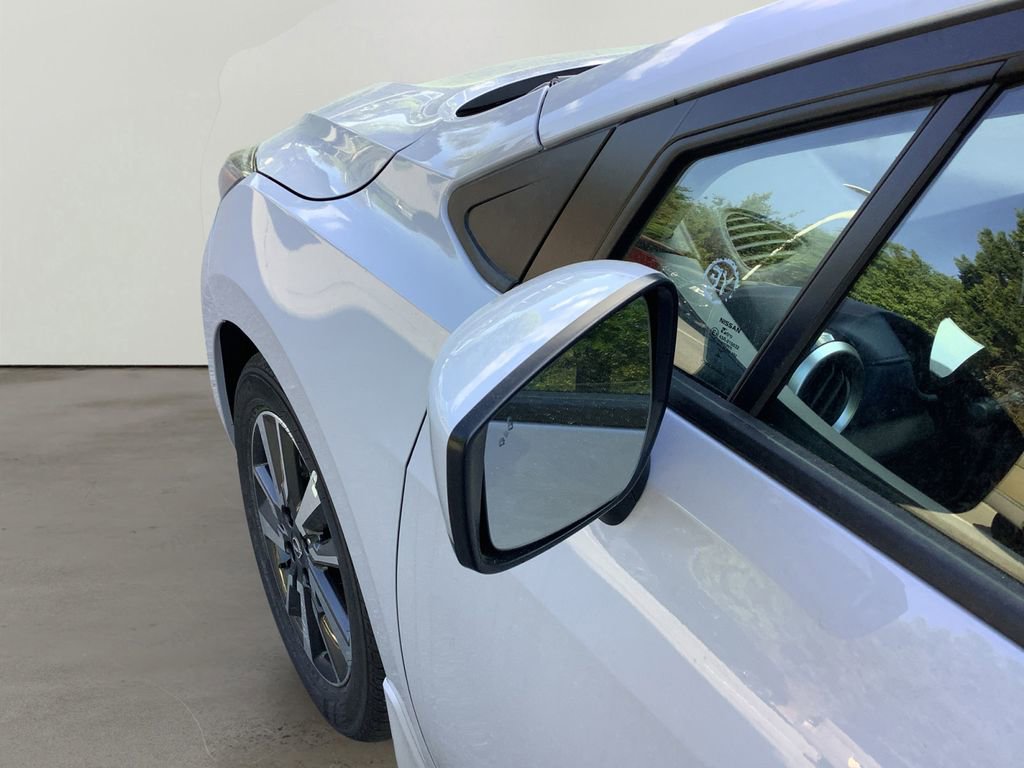 New 2025 Nissan Versa SV w/ Trunk Package FWD image 11