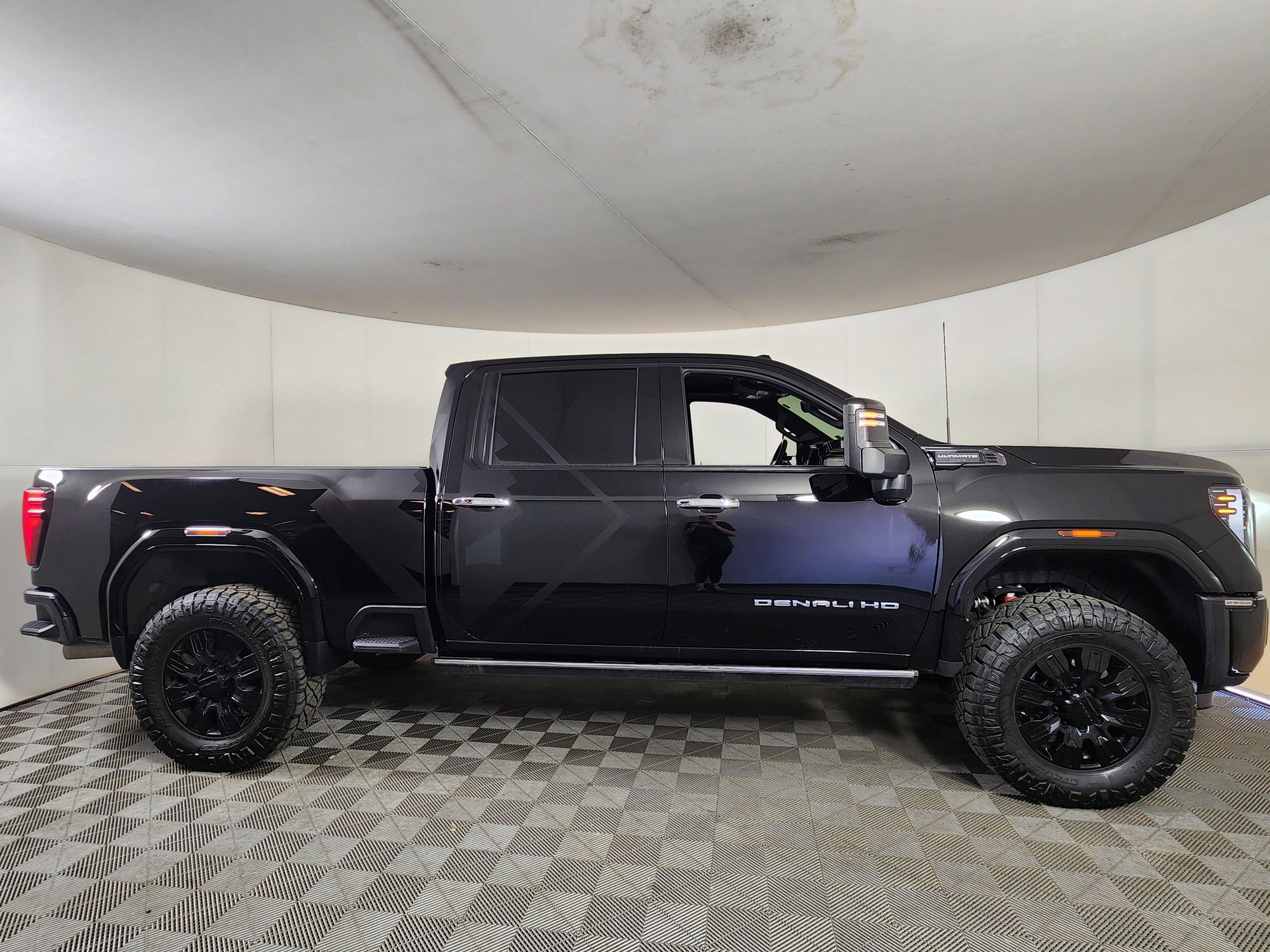 Used 2026 GMC Sierra 2500 Denali Ultimate AWD/4WD image 8